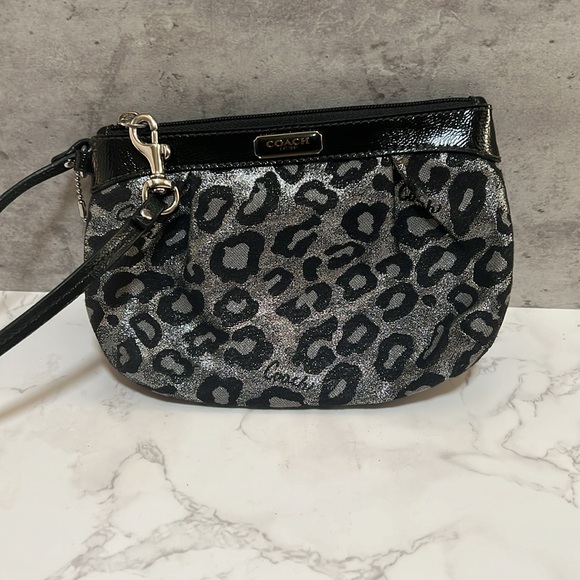 Coach wallets and wristlet set of 3 lot (2 new, 1 like new) - Picture 13 of 17